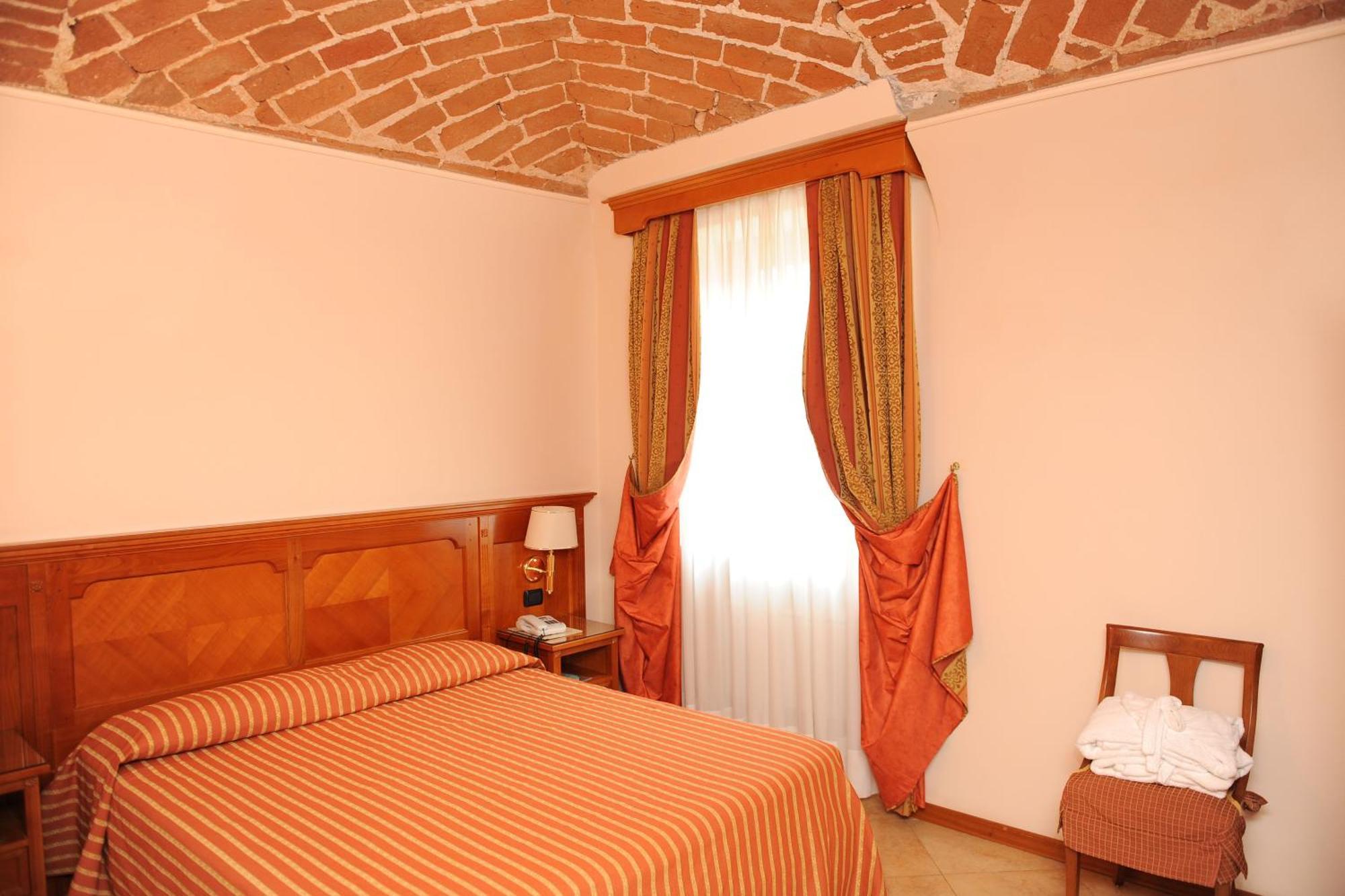 אקווי טרמה Hotel Acqui & Centro Benessere מראה חיצוני תמונה