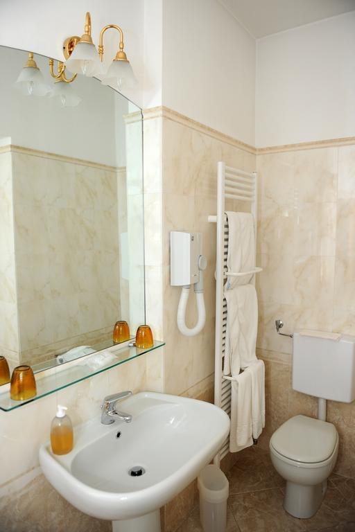 אקווי טרמה Hotel Acqui & Centro Benessere מראה חיצוני תמונה